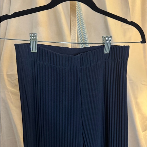 Babaton Aritzia Lincoln Navy Blue High Rise
Wide Leg Pleated Pant SZ XS - Picture 8 of 8